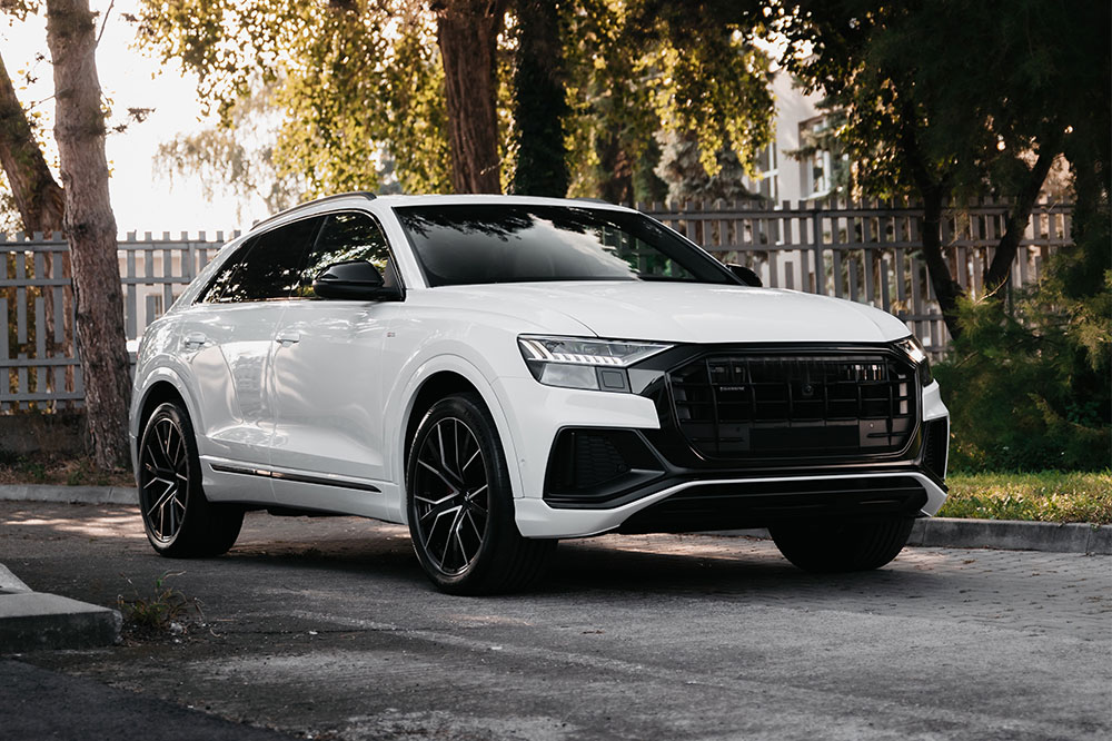 Things to consider while buying a luxury car